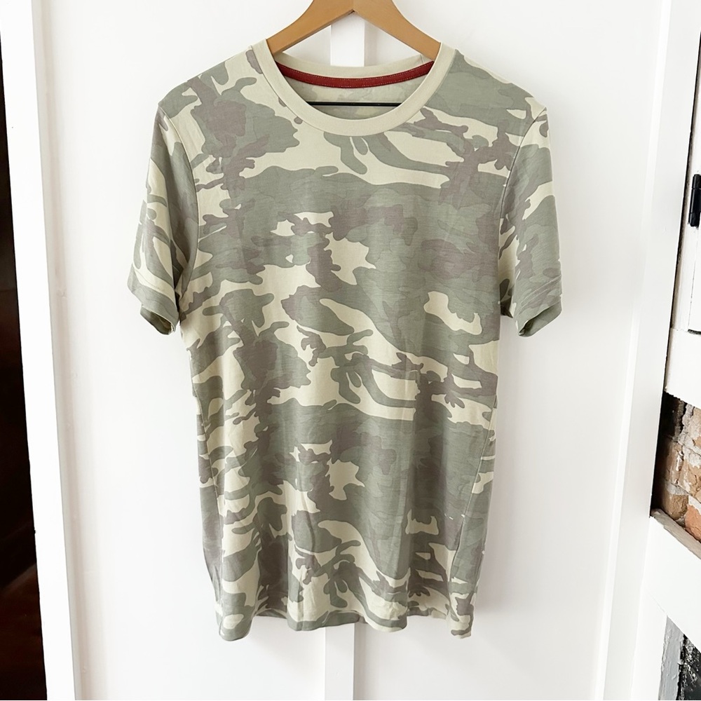 RHÔNE green camo reign short sleeve tshirt